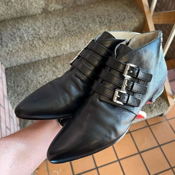 Michael Kors MK Roswell Black Leather Ankle Boots Buckle Pointed Toe 8 - Picture 2 of 16